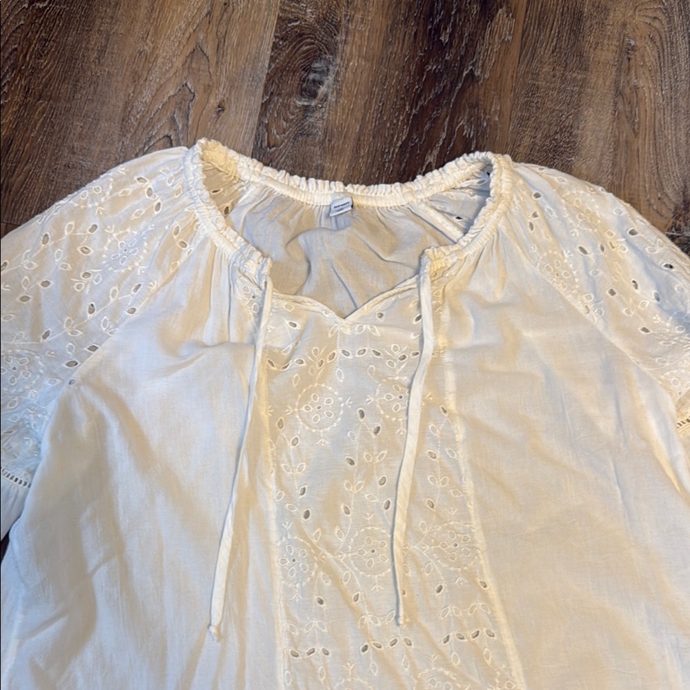 Old Navy Cream Tie Front Short Sleeve Blouse